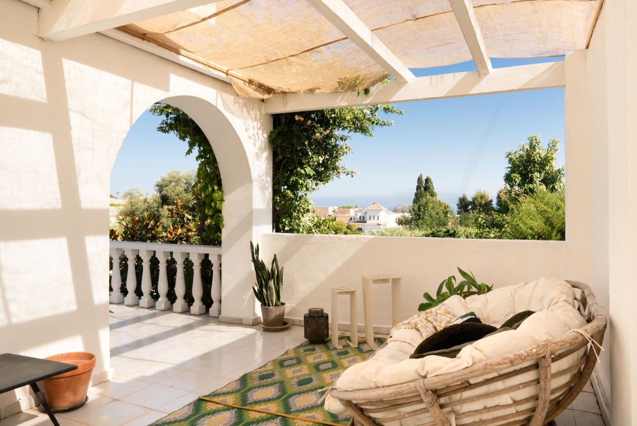 4 bedroom Villa for sale in Estepona with pool - € 1,450,000 (Ref: 9192680)