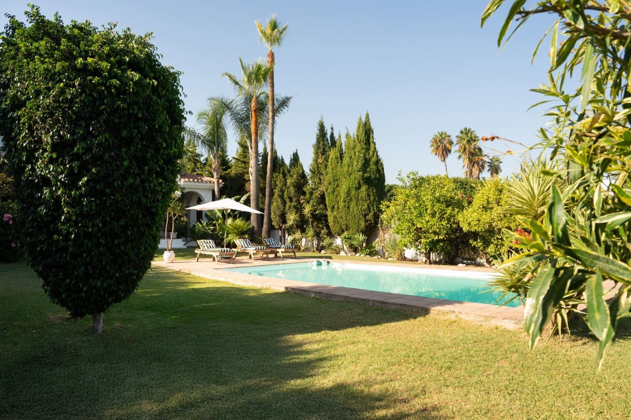4 bedroom Villa for sale in Estepona with pool - € 1,450,000 (Ref: 9192680)