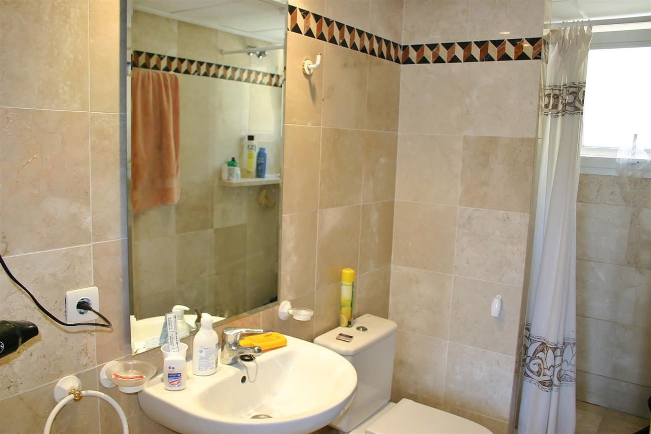 2 quarto Apartamento para venda em Benahavis com piscina - 280 000 € (Ref: 9245410)