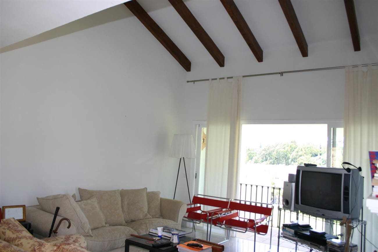 2 quarto Apartamento para venda em Benahavis com piscina - 280 000 € (Ref: 9245410)