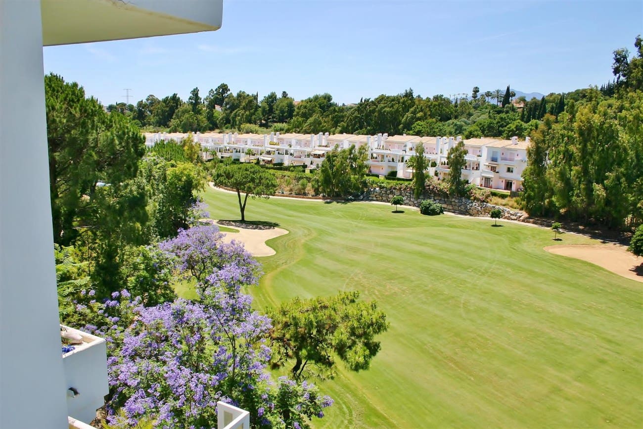 2 quarto Apartamento para venda em Benahavis com piscina - 280 000 € (Ref: 9245410)