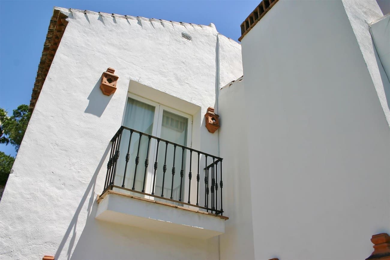 2 quarto Apartamento para venda em Benahavis com piscina - 280 000 € (Ref: 9245410)