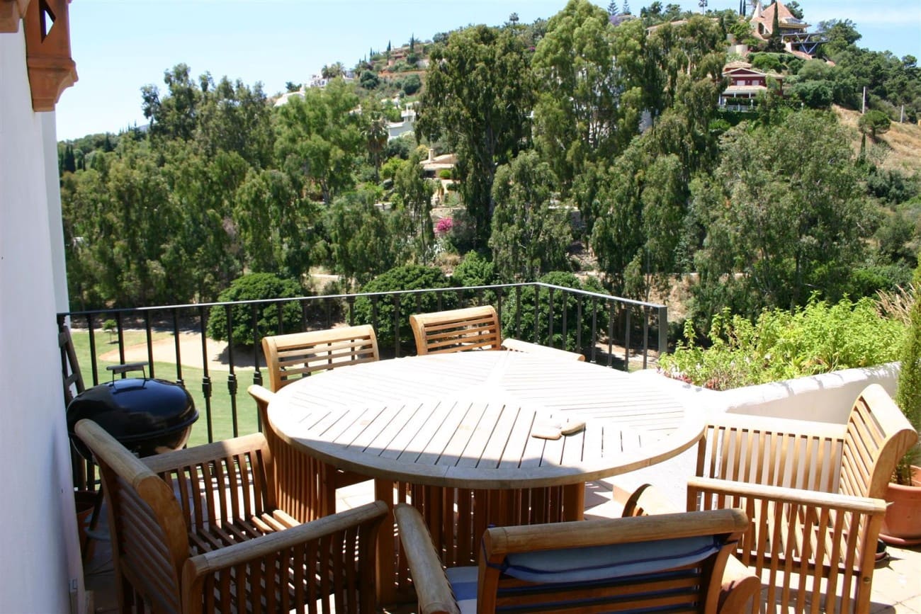 2 quarto Apartamento para venda em Benahavis com piscina - 280 000 € (Ref: 9245410)