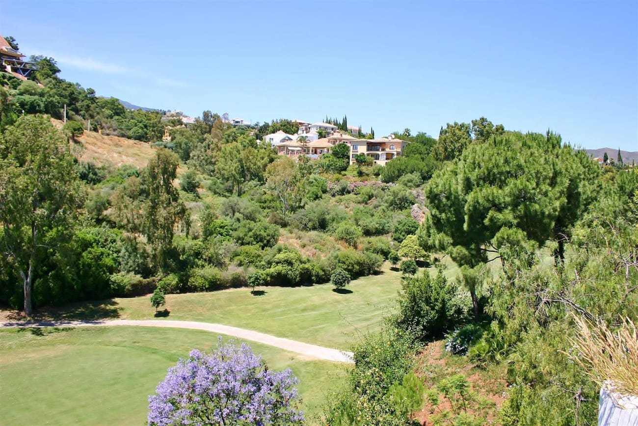 2 quarto Apartamento para venda em Benahavis com piscina - 280 000 € (Ref: 9245410)