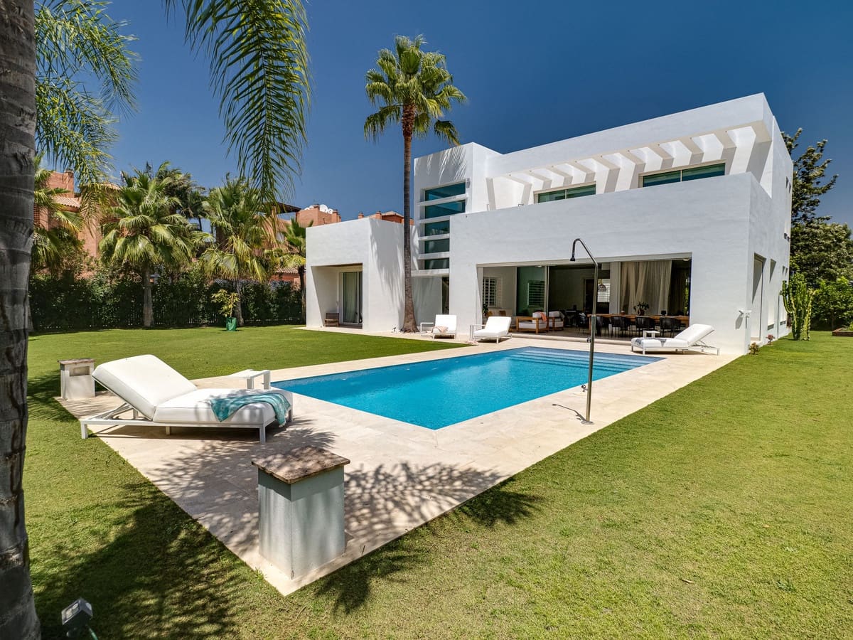 4 sypialnia Willa na sprzedaż w Guadalmina - 2 650 000 € (Ref: 9267689)