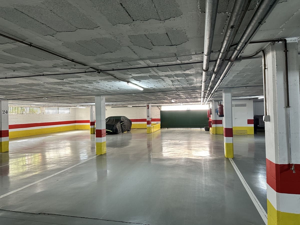 Erhverv til salg i Nueva Andalucia - € 29.000 (Ref: 9267690)