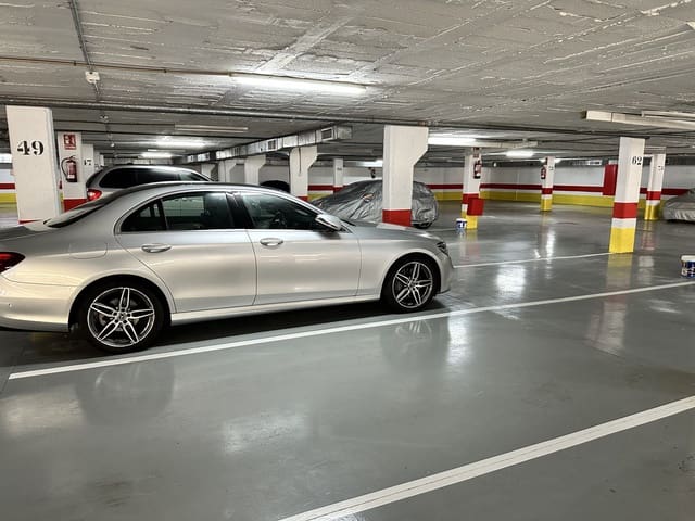 Kommersiell til salgs i Nueva Andalucia, Marbella - € 29 000 (Ref: 9267690)