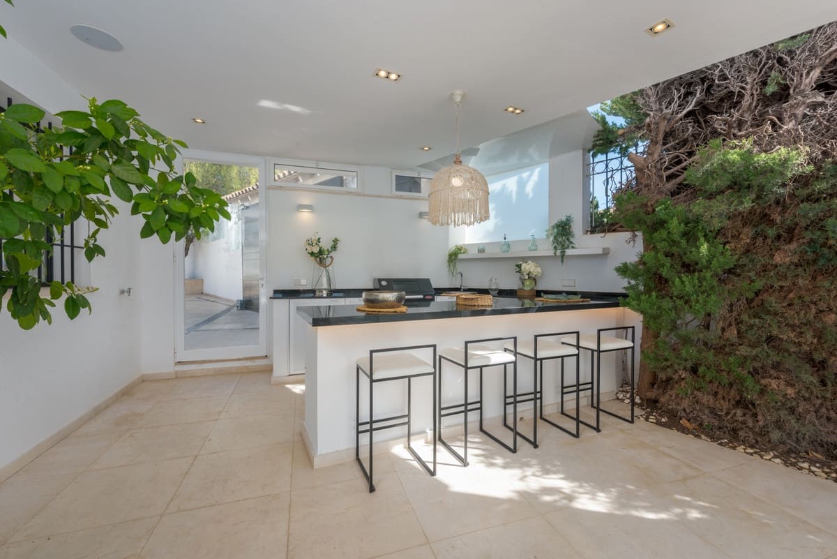 7 Zimmer Villa zu verkaufen in Nueva Andalucia - 6.990.000 € (Ref: 9267692)