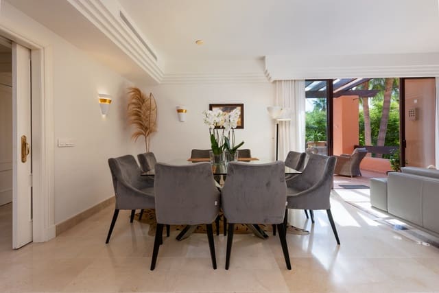 3 soverom Leilighet til salgs i Nueva Andalucia, Marbella - € 1 895 000 (Ref: 9267693)