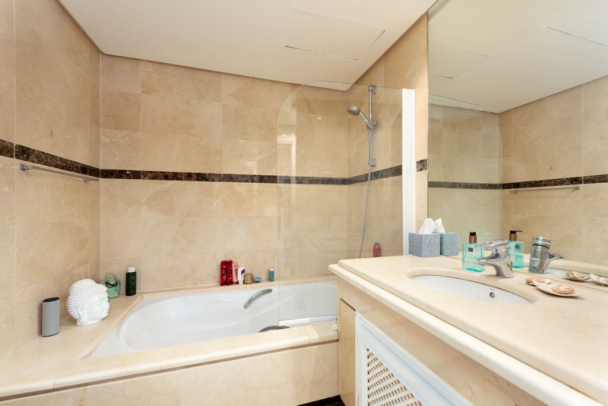 3 soverom Leilighet til salgs i Nueva Andalucia - € 1 895 000 (Ref: 9267693)