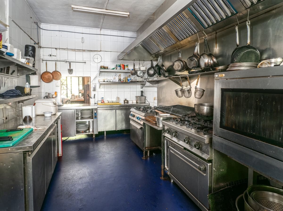 3 bedroom Commercial for sale in Casares - € 675,000 (Ref: 9267694)