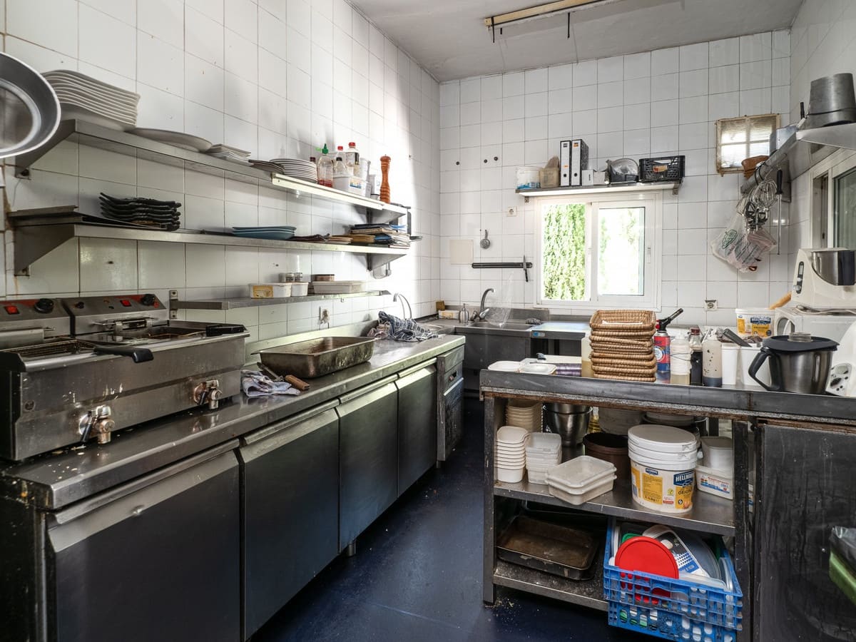 3 bedroom Commercial for sale in Casares - € 675,000 (Ref: 9267694)