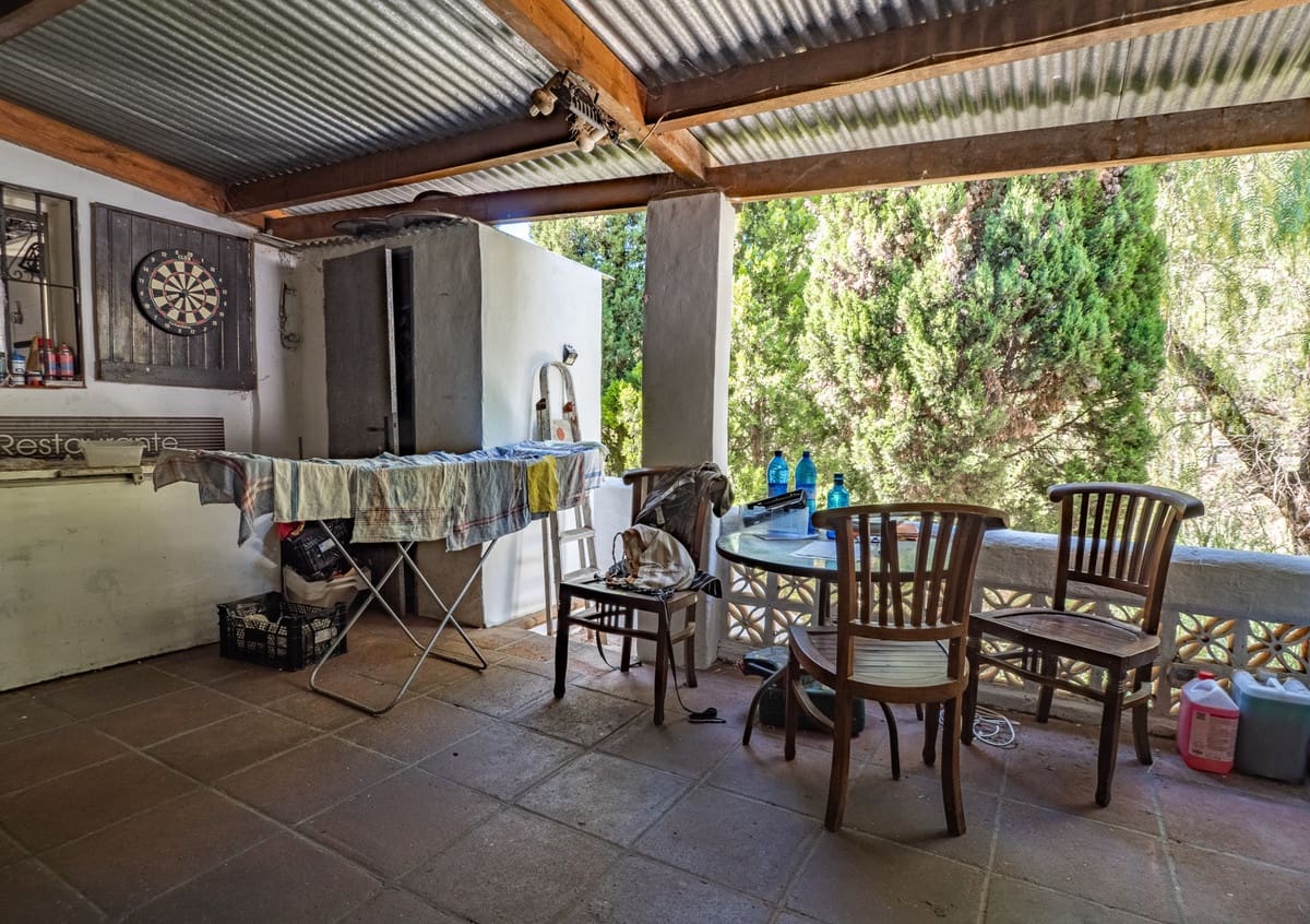 3 bedroom Commercial for sale in Casares - € 675,000 (Ref: 9267694)