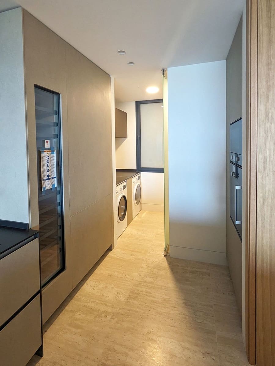 3 Zimmer Apartment zu verkaufen in Estepona mit Garage - 2.490.000 € (Ref: 9314628)