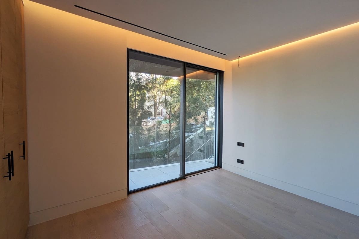 Apartamento de 4 habitaciones en Estepona en venta con garaje - 4.385.000 € (Ref: 9314629)