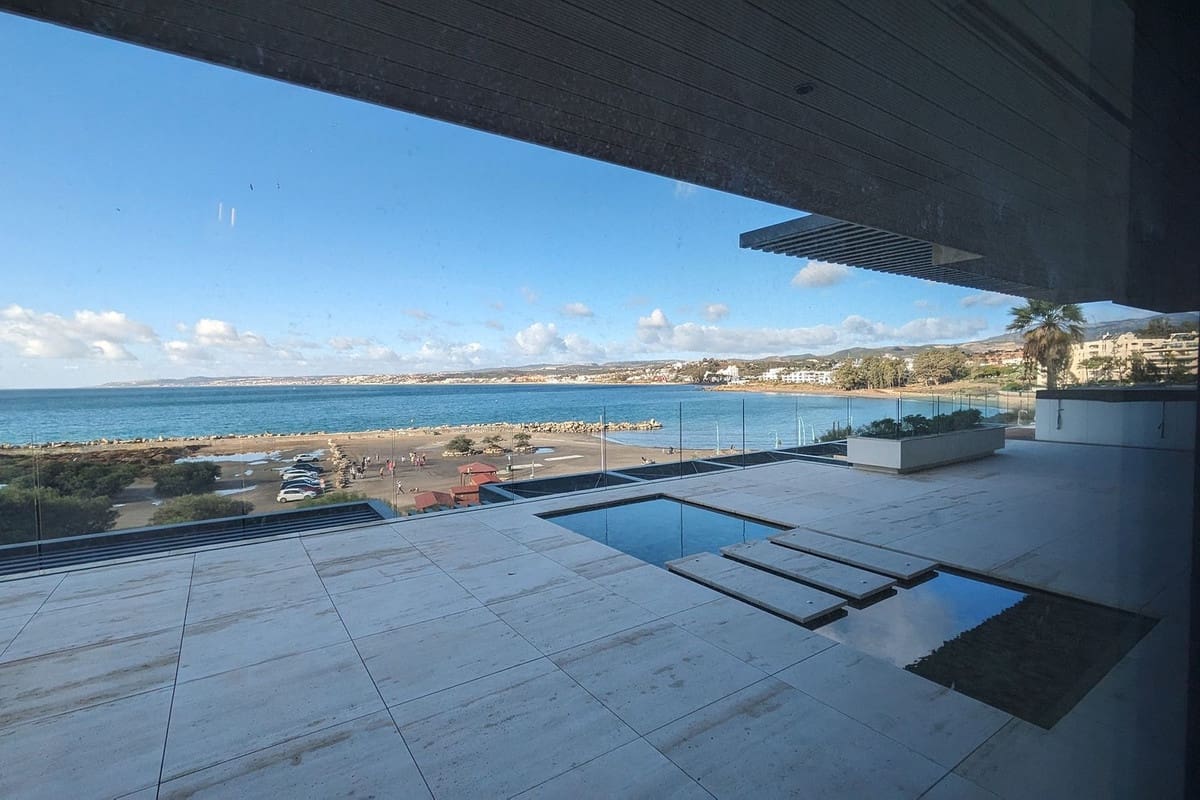 4 bedroom Apartment for sale in Estepona with garage - € 4,385,000 (Ref: 9314630)