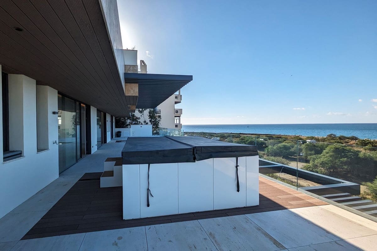 4 bedroom Apartment for sale in Estepona with garage - € 4,385,000 (Ref: 9314630)