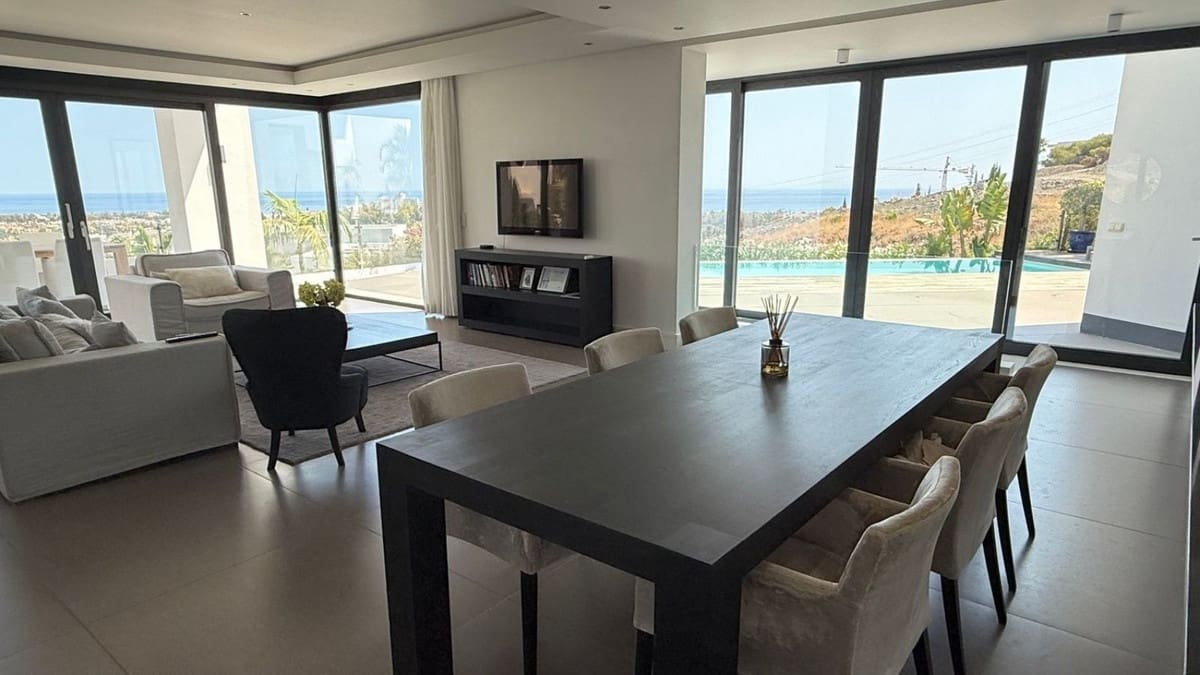 4 bedroom Villa for sale in Benahavis - € 2,950,000 (Ref: 9314634)