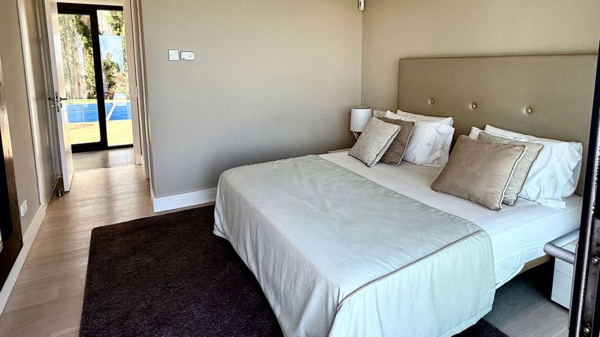 4 bedroom Villa for sale in Benahavis - € 2,950,000 (Ref: 9314634)