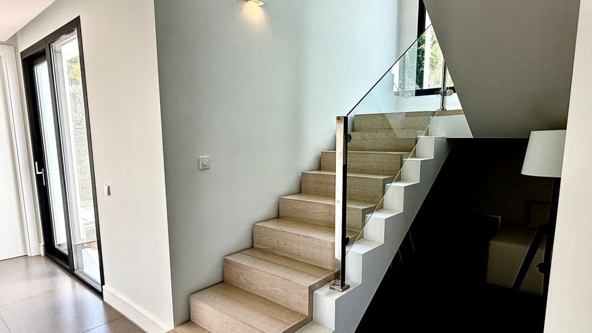 4 bedroom Villa for sale in Benahavis - € 2,950,000 (Ref: 9314634)