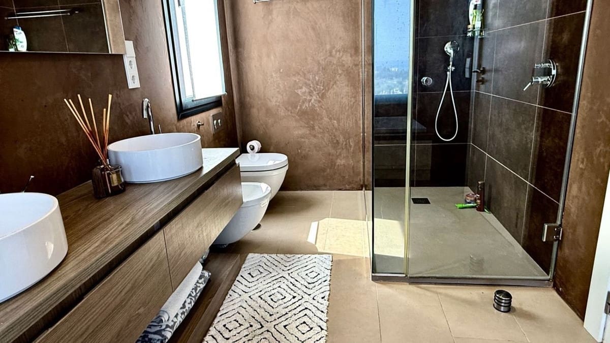 4 bedroom Villa for sale in Benahavis - € 2,950,000 (Ref: 9314634)