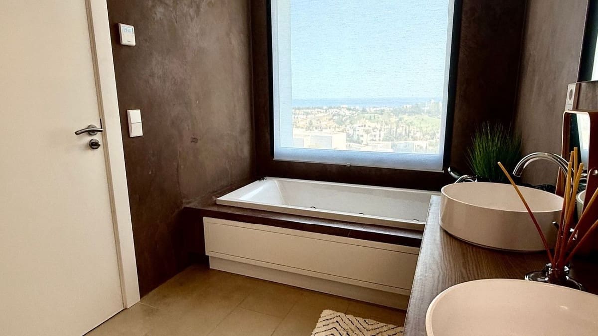 4 bedroom Villa for sale in Benahavis - € 2,950,000 (Ref: 9314634)