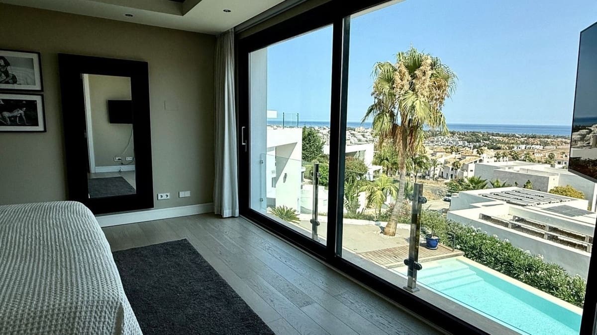 4 bedroom Villa for sale in Benahavis - € 2,950,000 (Ref: 9314634)