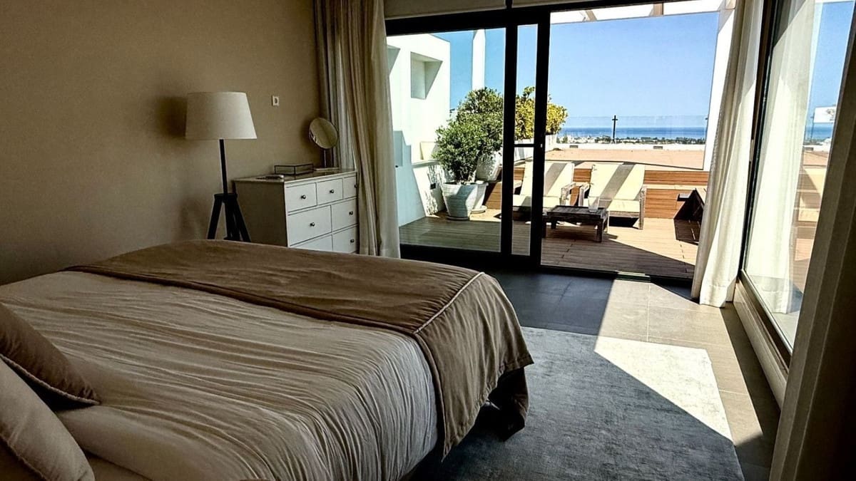 4 bedroom Villa for sale in Benahavis - € 2,950,000 (Ref: 9314634)