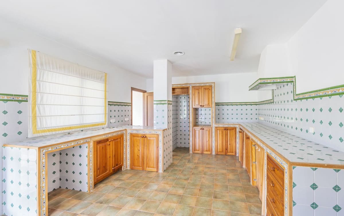 6 quarto Moradia para venda em San Roque com garagem - 1 650 000 € (Ref: 9314635)