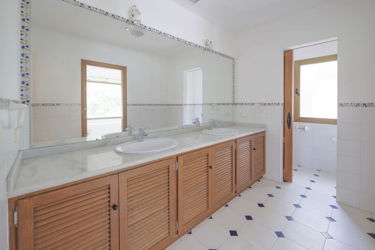 6 quarto Moradia para venda em San Roque com garagem - 1 650 000 € (Ref: 9314635)