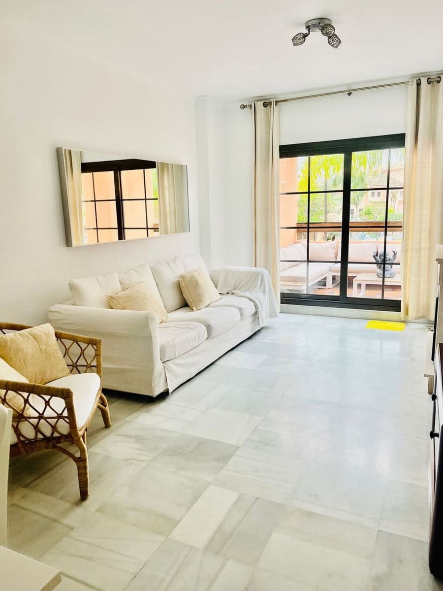 3 bedroom Apartment for sale in Estepona with garage - € 595,000 (Ref: 9314637)