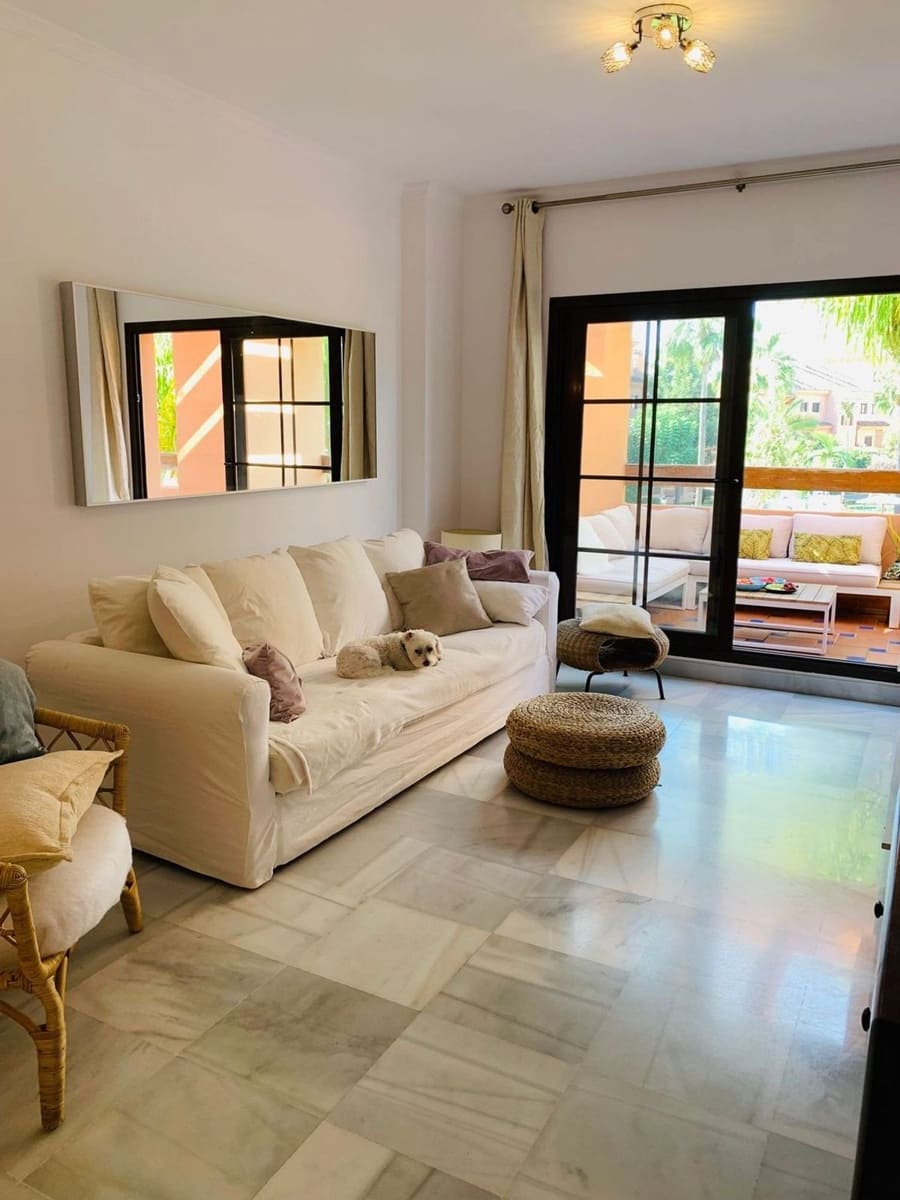 3 bedroom Apartment for sale in Estepona with garage - € 595,000 (Ref: 9314637)