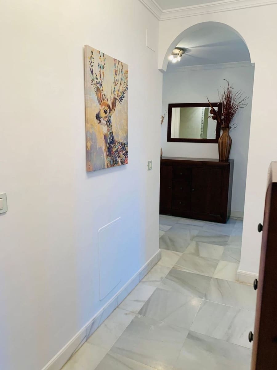 3 bedroom Apartment for sale in Estepona with garage - € 595,000 (Ref: 9314637)