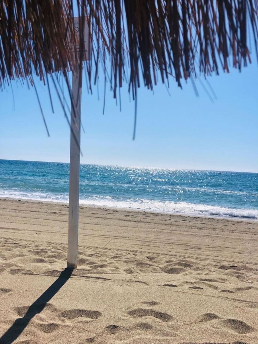 3 bedroom Apartment for sale in Estepona with garage - € 595,000 (Ref: 9314637)