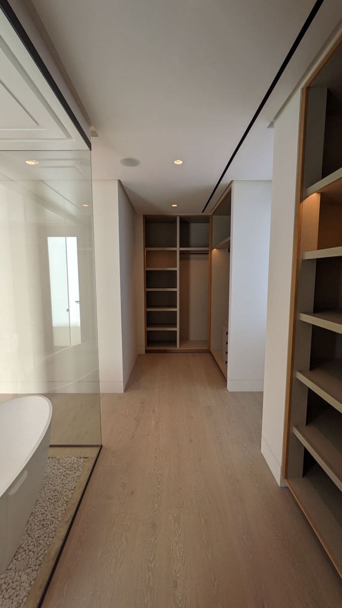 3 bedroom Apartment for sale in Estepona with garage - € 5,000,000 (Ref: 9314638)