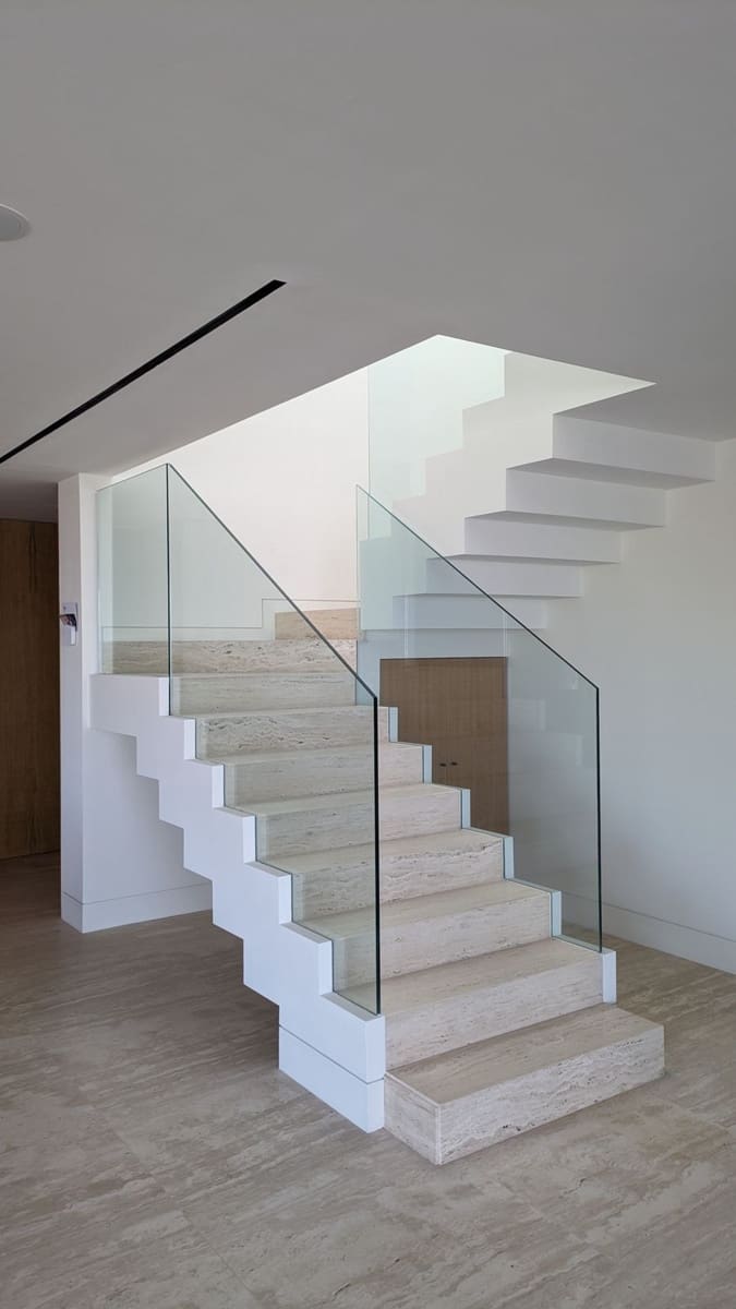 3 bedroom Apartment for sale in Estepona with garage - € 5,000,000 (Ref: 9314638)