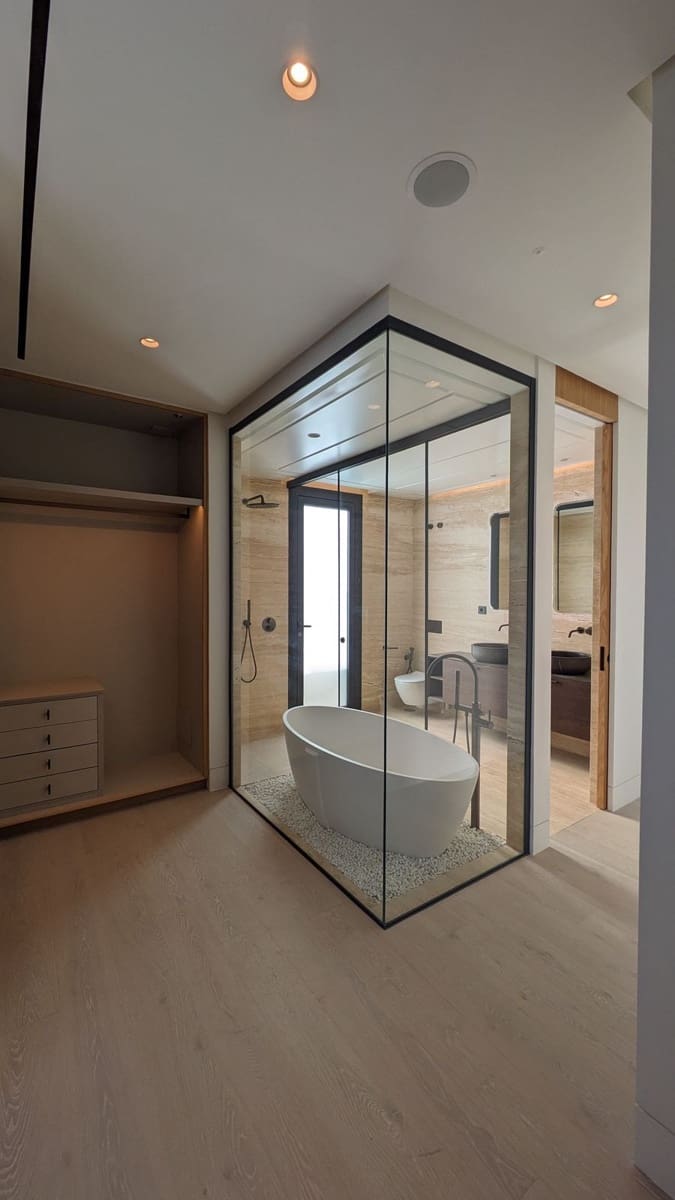 3 bedroom Apartment for sale in Estepona with garage - € 5,000,000 (Ref: 9314638)