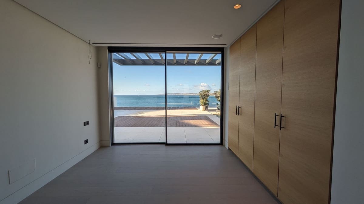 3 bedroom Apartment for sale in Estepona with garage - € 5,000,000 (Ref: 9314638)