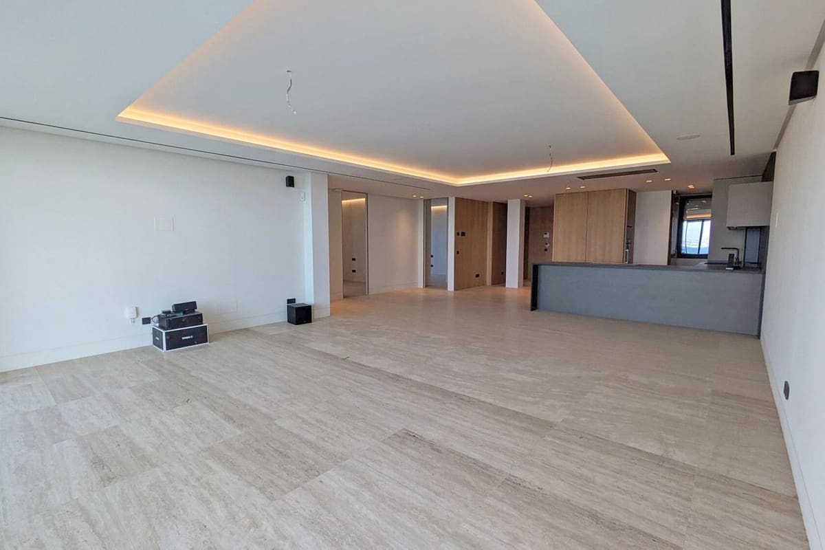 3 bedroom Apartment for sale in Estepona with garage - € 2,410,000 (Ref: 9314639)