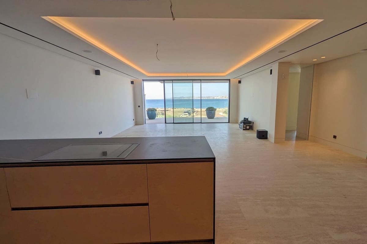 3 bedroom Apartment for sale in Estepona with garage - € 2,410,000 (Ref: 9314639)