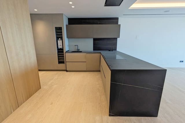 3 bedroom Apartment for sale in Estepona with garage - € 2,410,000 (Ref: 9314639)