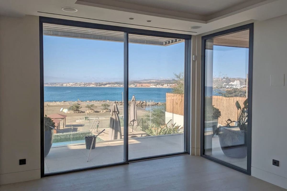 3 bedroom Apartment for sale in Estepona with garage - € 2,410,000 (Ref: 9314639)