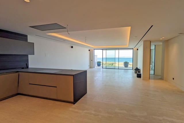 3 bedroom Apartment for sale in Estepona with garage - € 2,410,000 (Ref: 9314639)