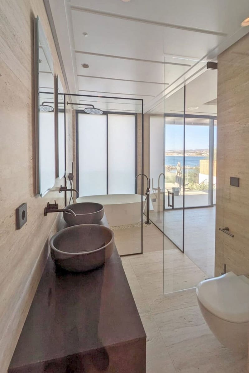 3 bedroom Apartment for sale in Estepona with garage - € 2,410,000 (Ref: 9314639)