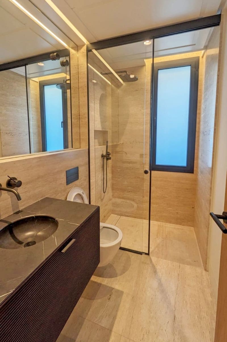 3 bedroom Apartment for sale in Estepona with garage - € 2,410,000 (Ref: 9314639)