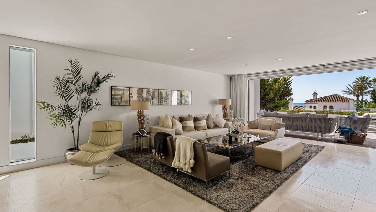 4 bedroom Villa for sale in Marbella - € 10,500,000 (Ref: 9314640)