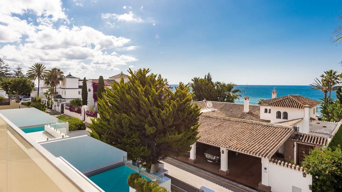 4 slaapkamer Villa te koop in Marbella - € 10.900.000 (Ref: 9314640)
