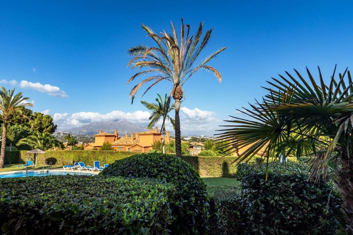 2 sovrum Lägenhet till salu i Benahavis med garage - 450 000 € (Ref: 9314641)