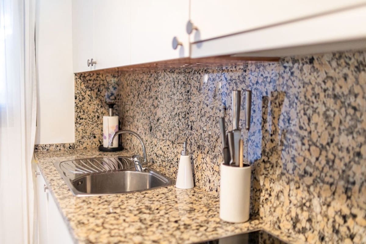 2 sovrum Lägenhet till salu i Benahavis med garage - 450 000 € (Ref: 9314641)