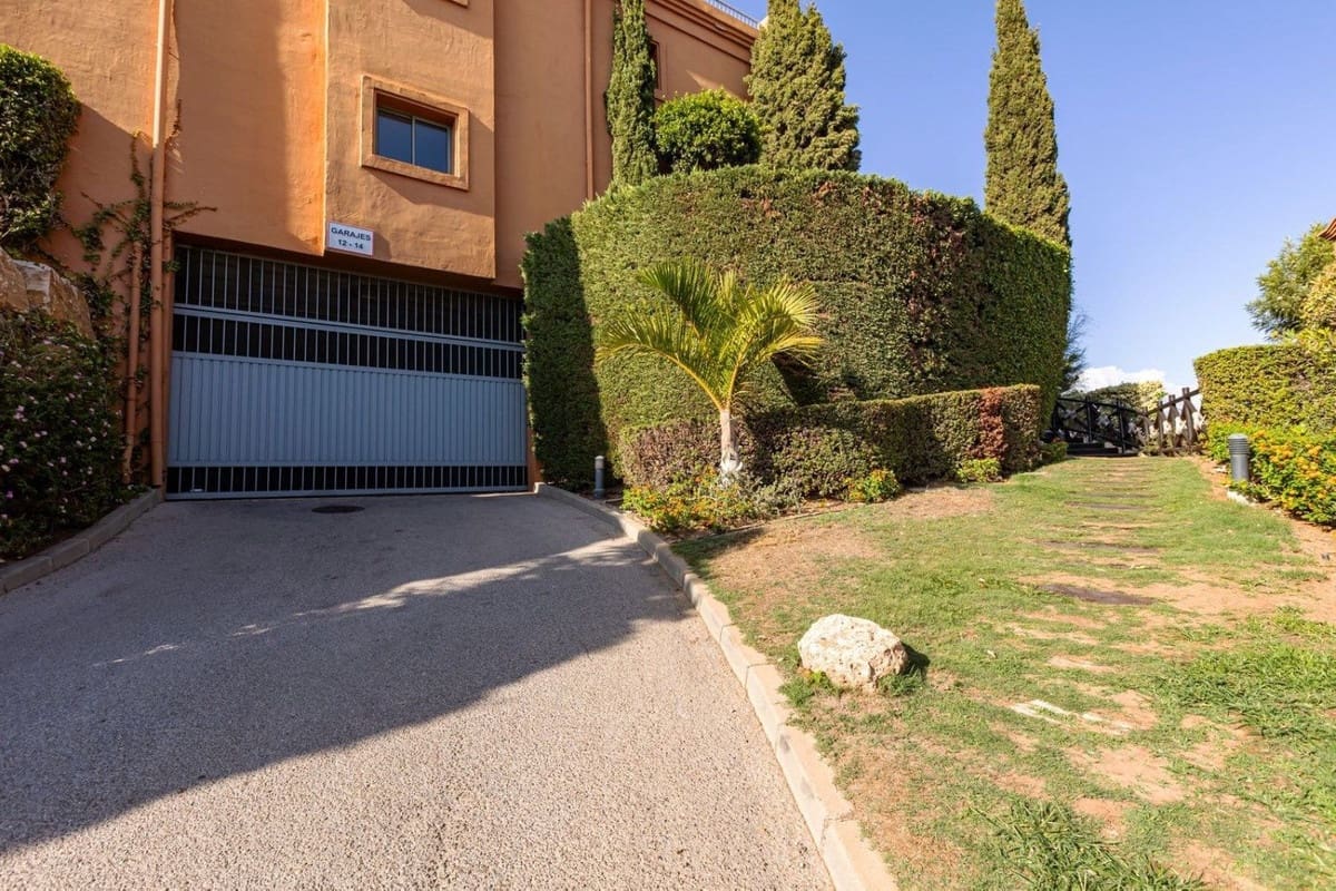 2 sovrum Lägenhet till salu i Benahavis med garage - 450 000 € (Ref: 9314641)